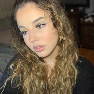 Meet your Posher, Minaa